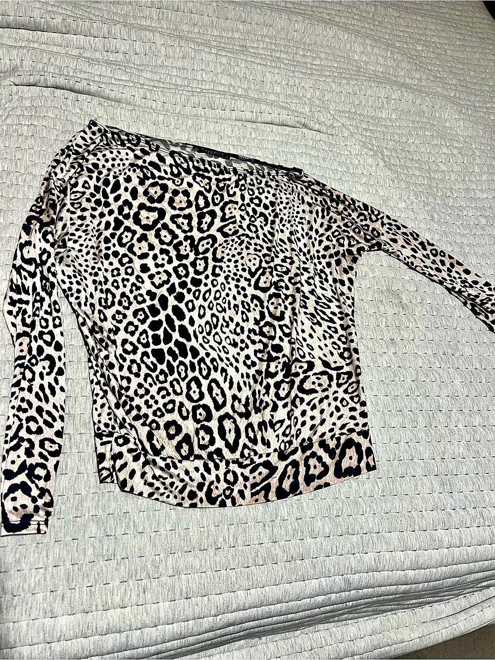 Maverick Leopard Print Long Sleeve Top in Pink & Black Size Small Like New